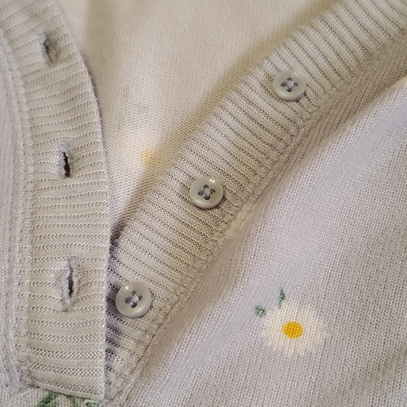 Lilac sweater with a daisy print - Picture 3 of 4